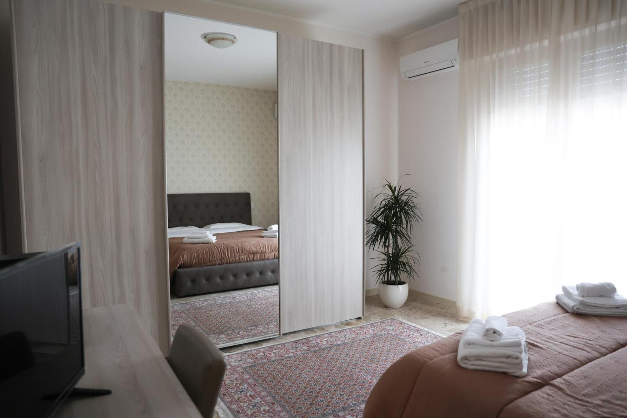 Blancohouse - Berto Luxury Rimini Centro Storico Apartment Ngoại thất bức ảnh