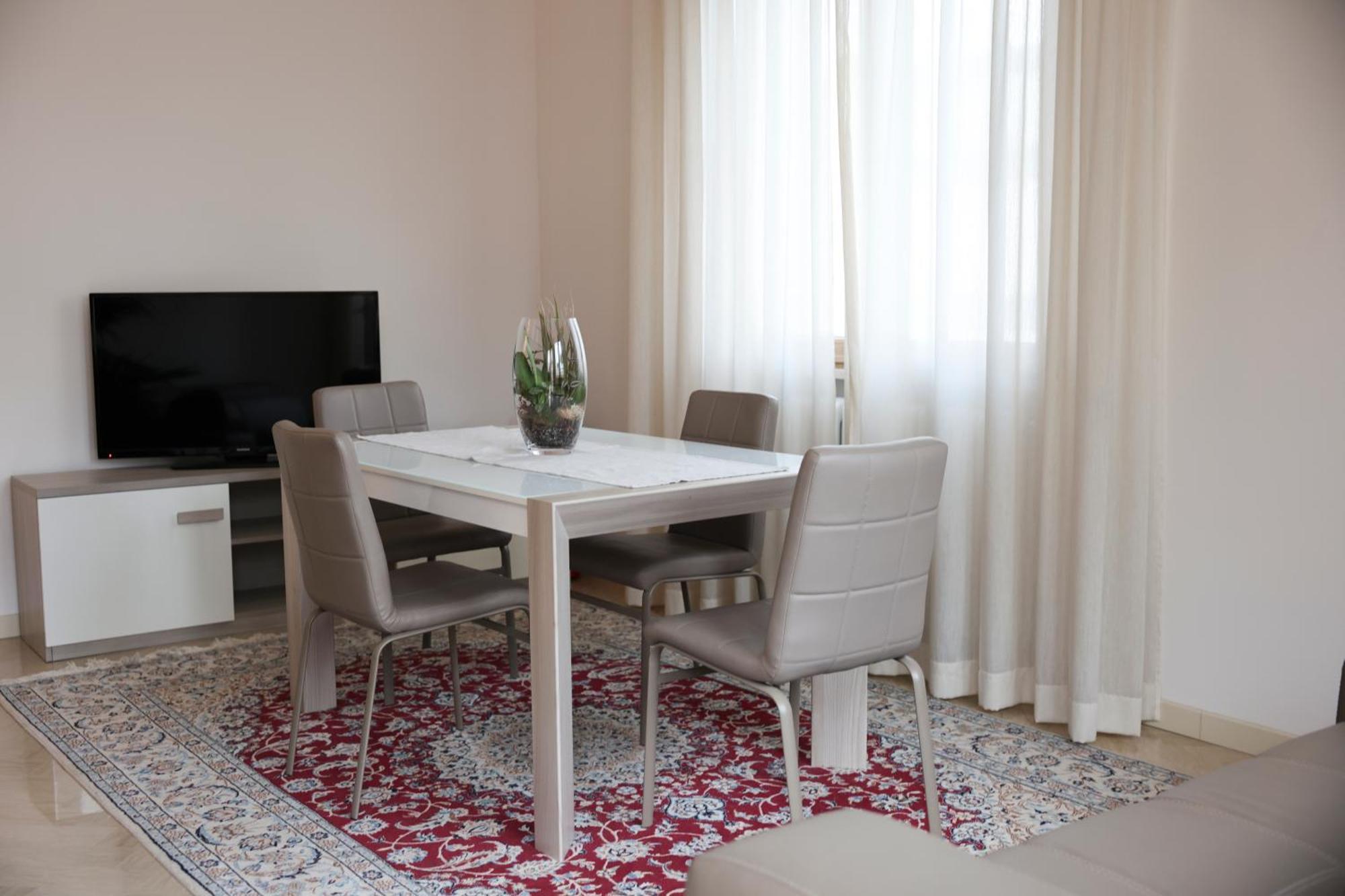 Blancohouse - Berto Luxury Rimini Centro Storico Apartment Ngoại thất bức ảnh